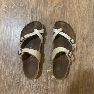 Mayari Pearl Birkenstock’s